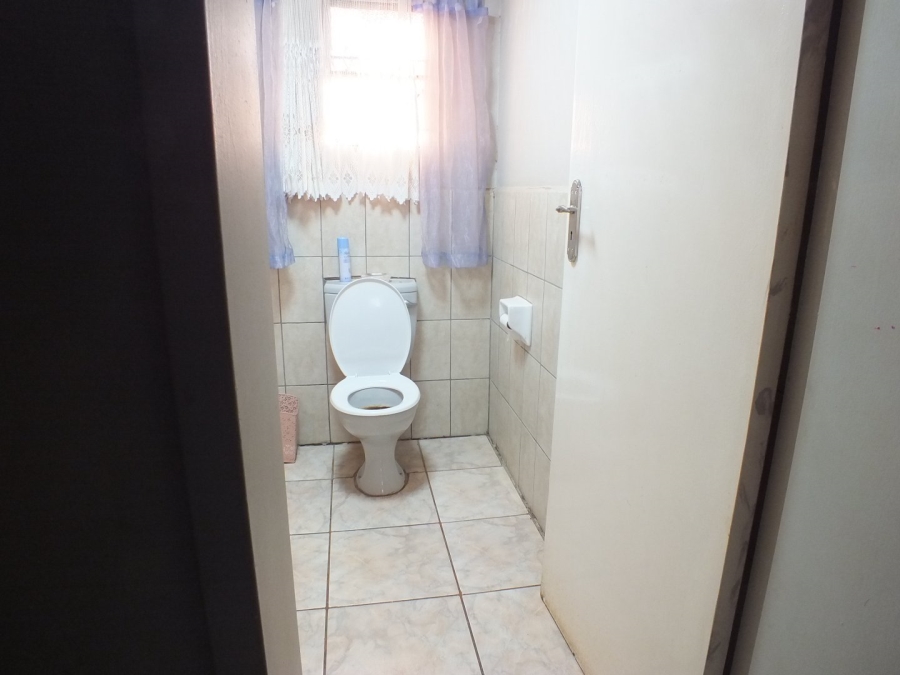 To Let 5 Bedroom Property for Rent in Kuruman Northern Cape